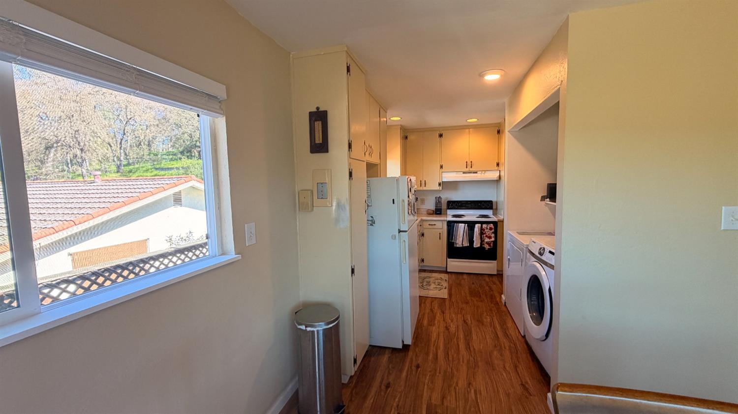 553 Russells Road San Andreas, CA 95249 - Photo 10 of 31 a view of a kitchen from the hallway