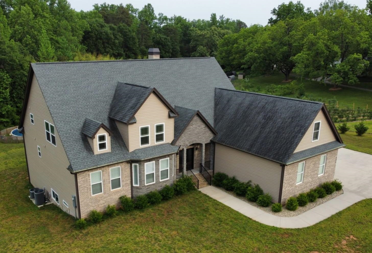 605 Dorman Road Campobello, SC 29322 - Photo 1 of 44