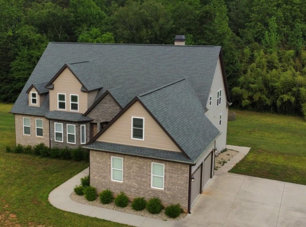 605 Dorman Road Campobello, SC 29322 - Photo 3 of 44