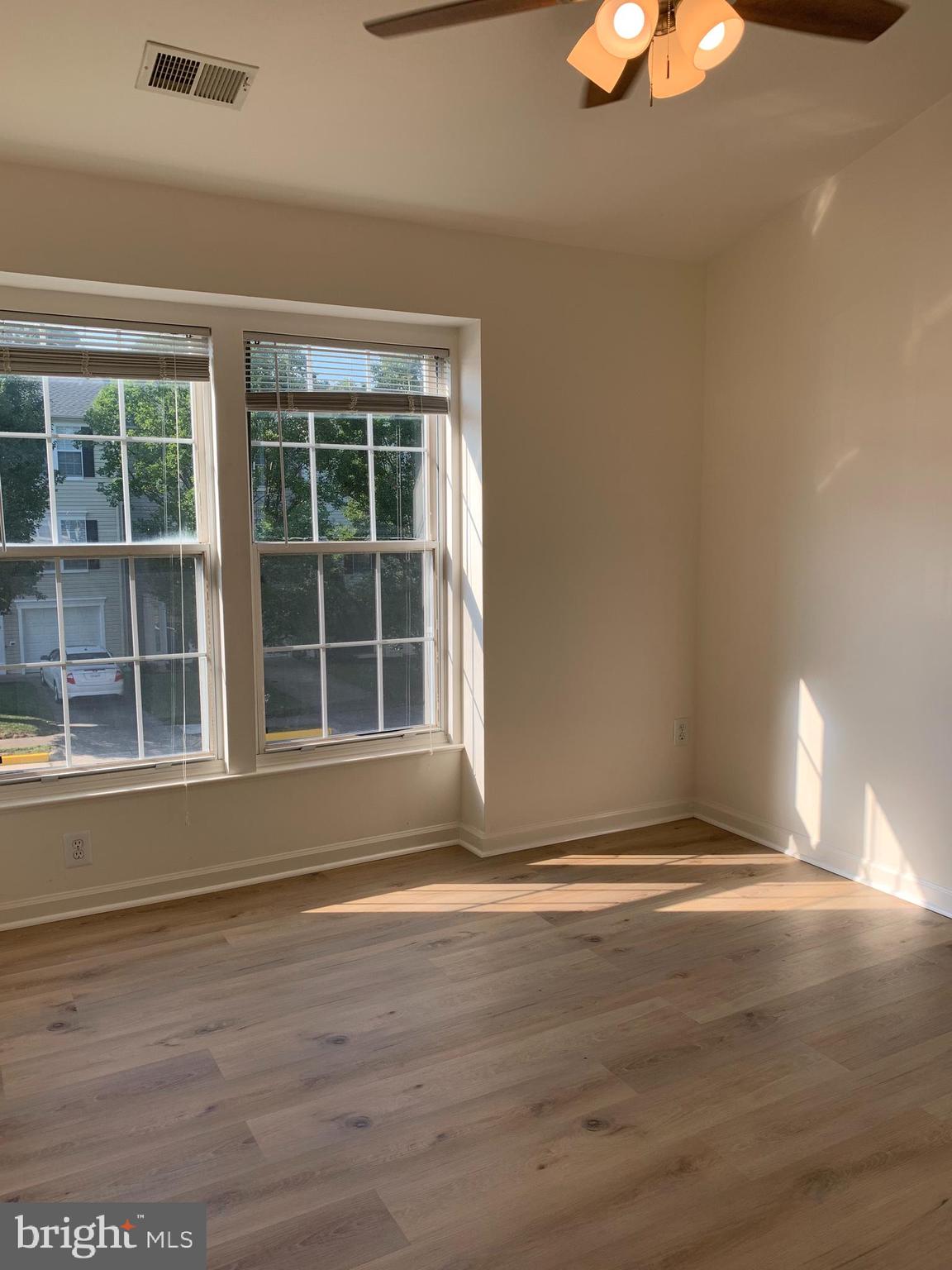 43171 Gatwick Square Ashburn, VA 20147 - Photo 8 of 28