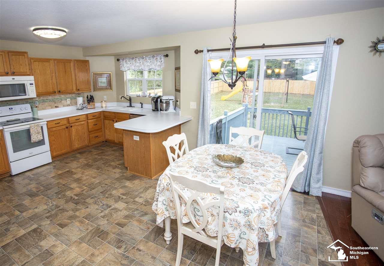 8245 Secor Road Lambertville, MI 48144 - Photo 5 of 26 Kitchen/Dining Area
