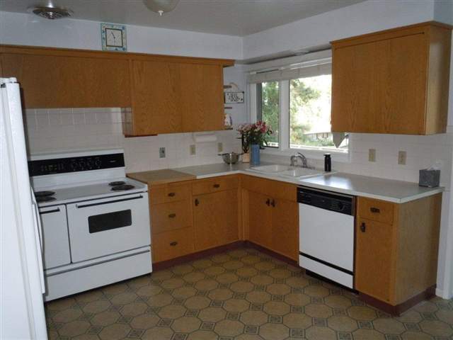 10215 North Roanoke Road Spokane, WA 99218 - Photo 3 of 9