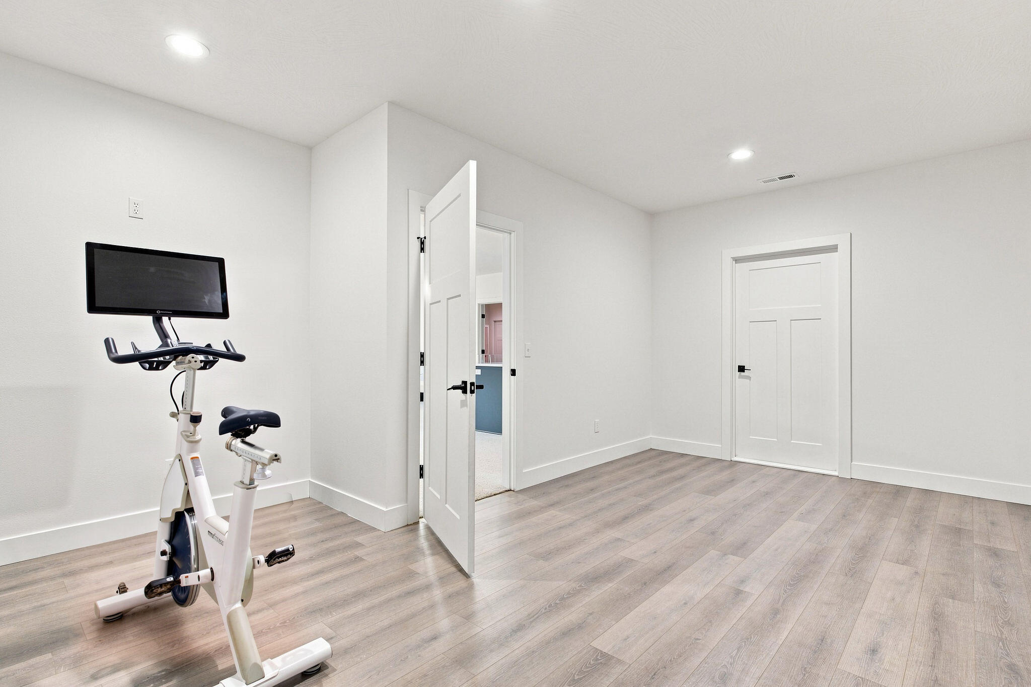 6164 South Hampton Avenue Springfield, MO 65810 - Photo 48 of 69 Basement Gym Area w/ Exterior Access