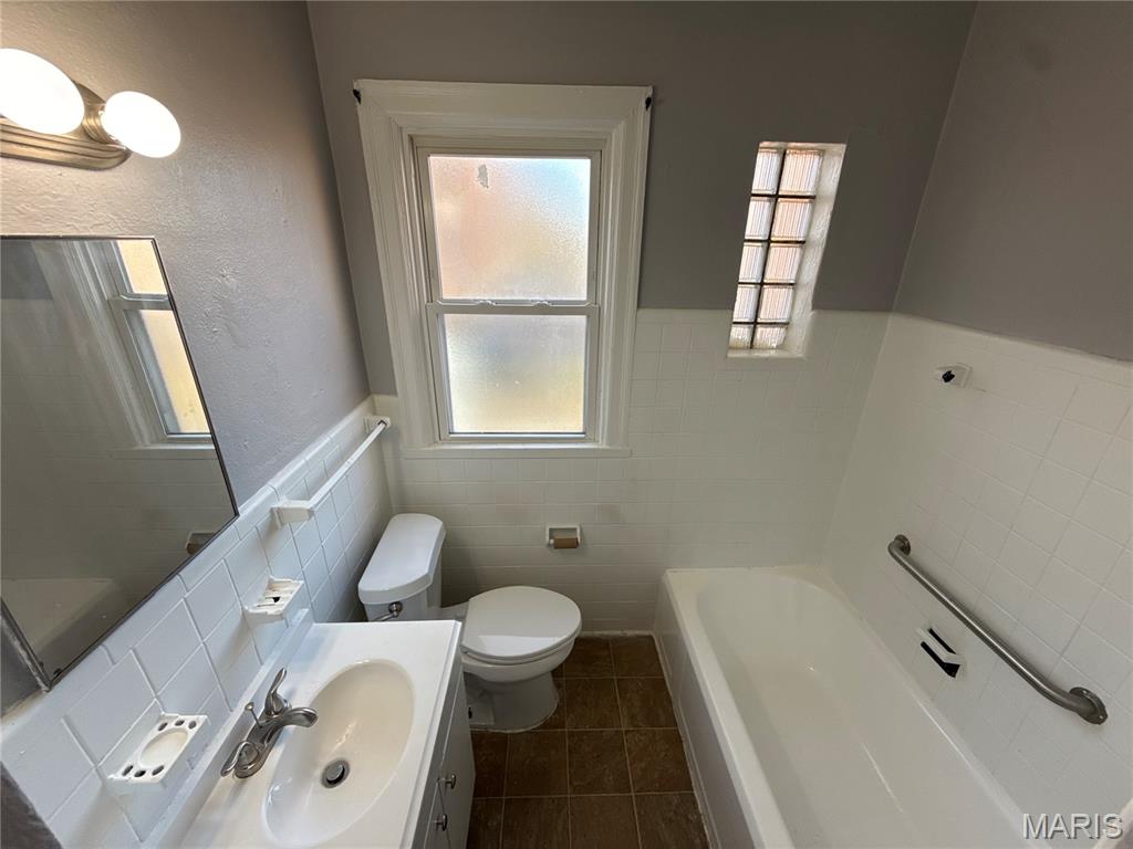 8841 Jennings Station Road Jennings, MO 63136 - Photo 16 of 25