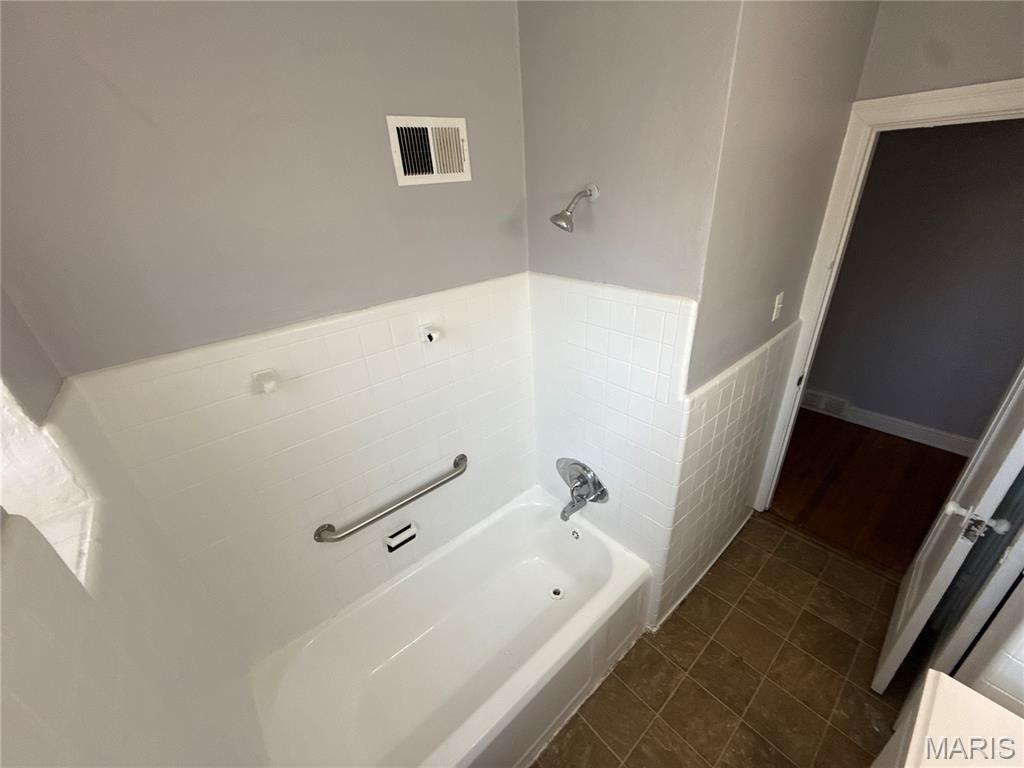 8841 Jennings Station Road Jennings, MO 63136 - Photo 17 of 25