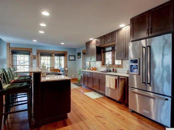 $339,000 | 911 Ridgewood Drive, Quincy, IL 62301