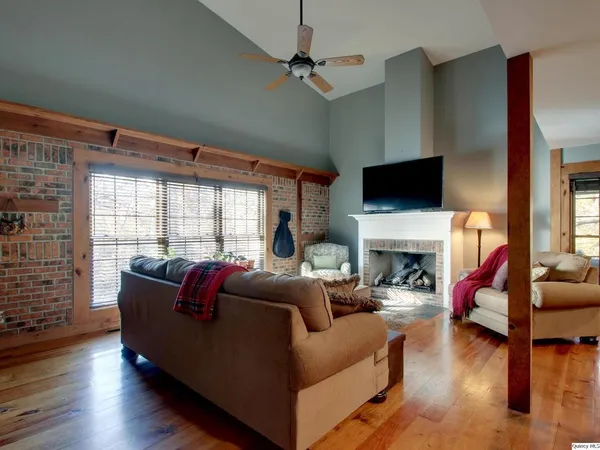 $339,000 | 911 Ridgewood Drive, Quincy, IL 62301