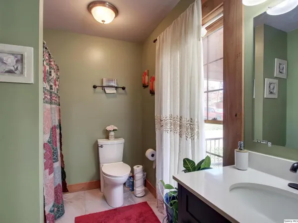 $339,000 | 911 Ridgewood Drive, Quincy, IL 62301