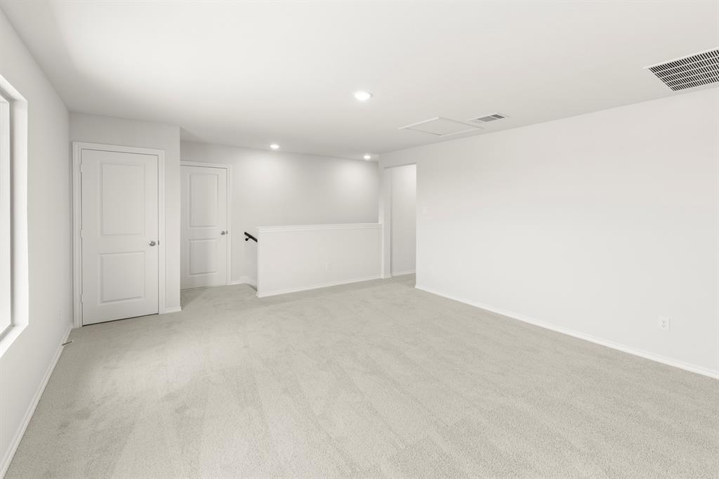 1702 Potomac Lane Blue Ridge, TX 75424 - Photo 16 of 27 a view of an empty room