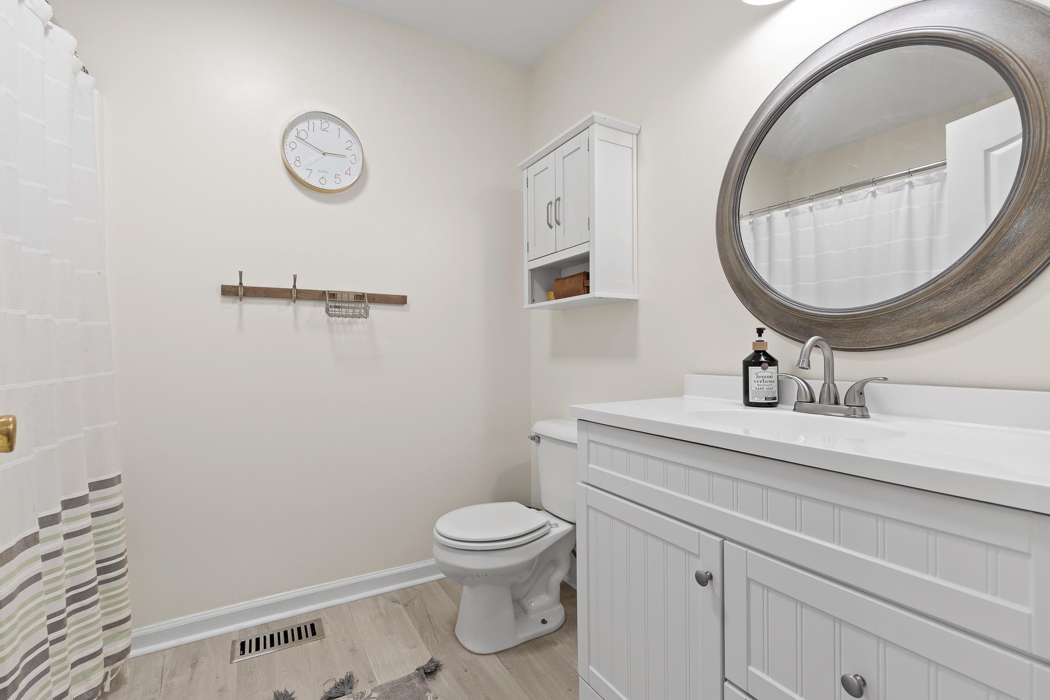 1977 Southeast Hunt Road Cleveland, TN 37323 - Photo 8 of 17 Hallway Bathroom