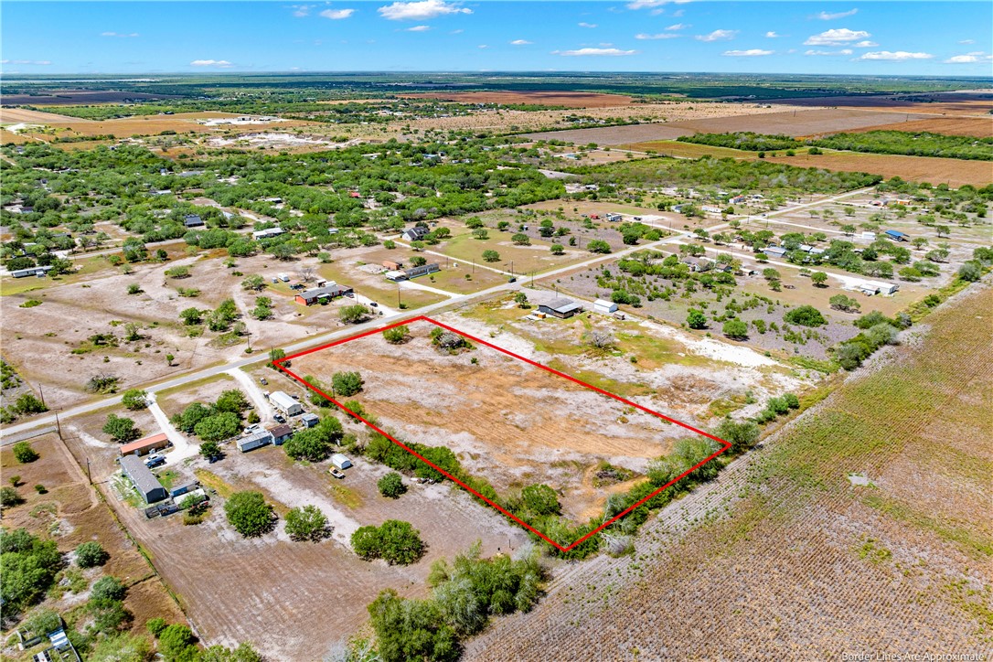 310 Cr Orange Grove, TX 78372 - Photo 12 of 32 a view of a city with an ocean