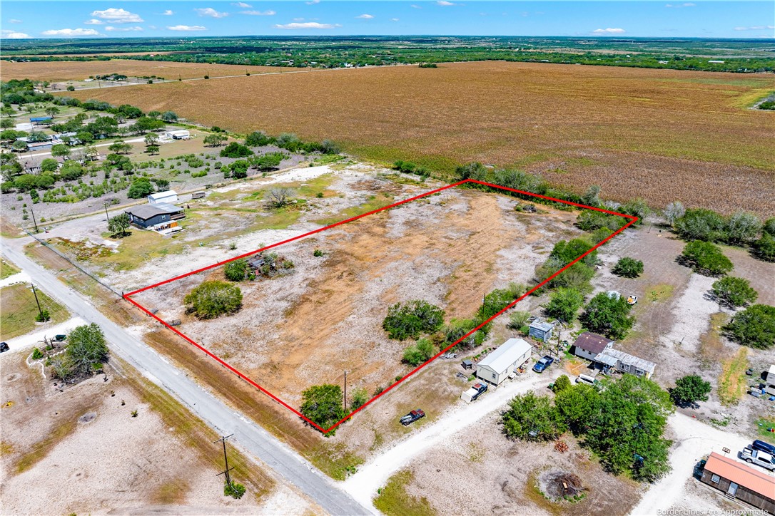 310 Cr Orange Grove, TX 78372 - Photo 5 of 32 a view of an ocean and city