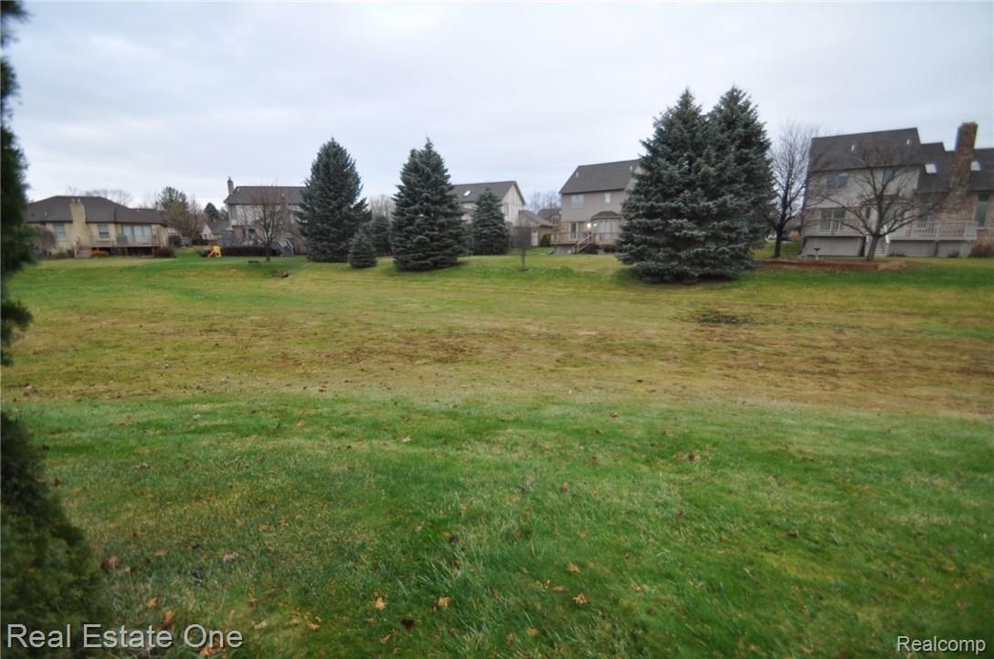685 Essex Drive Rochester, MI 48307 - Photo 29 of 30 29.JPG
