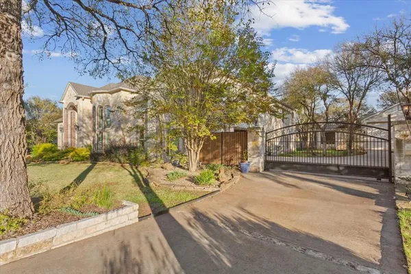 $1,847,500 | 10020 Hidden Bluff, Waco, TX 76657