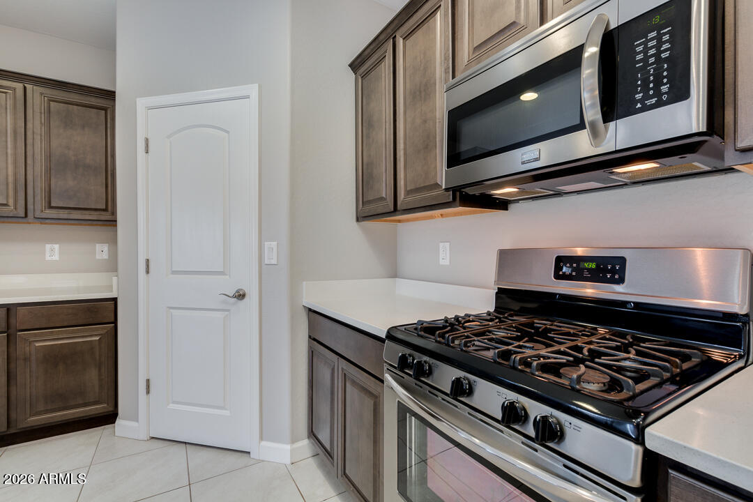 13634 West Briles Road Peoria, AZ 85383 - Photo 13 of 36 14-Briles