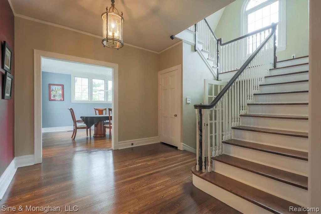 36 Colonial Road Grosse Pointe Shores, MI 48236 - Photo 5 of 60