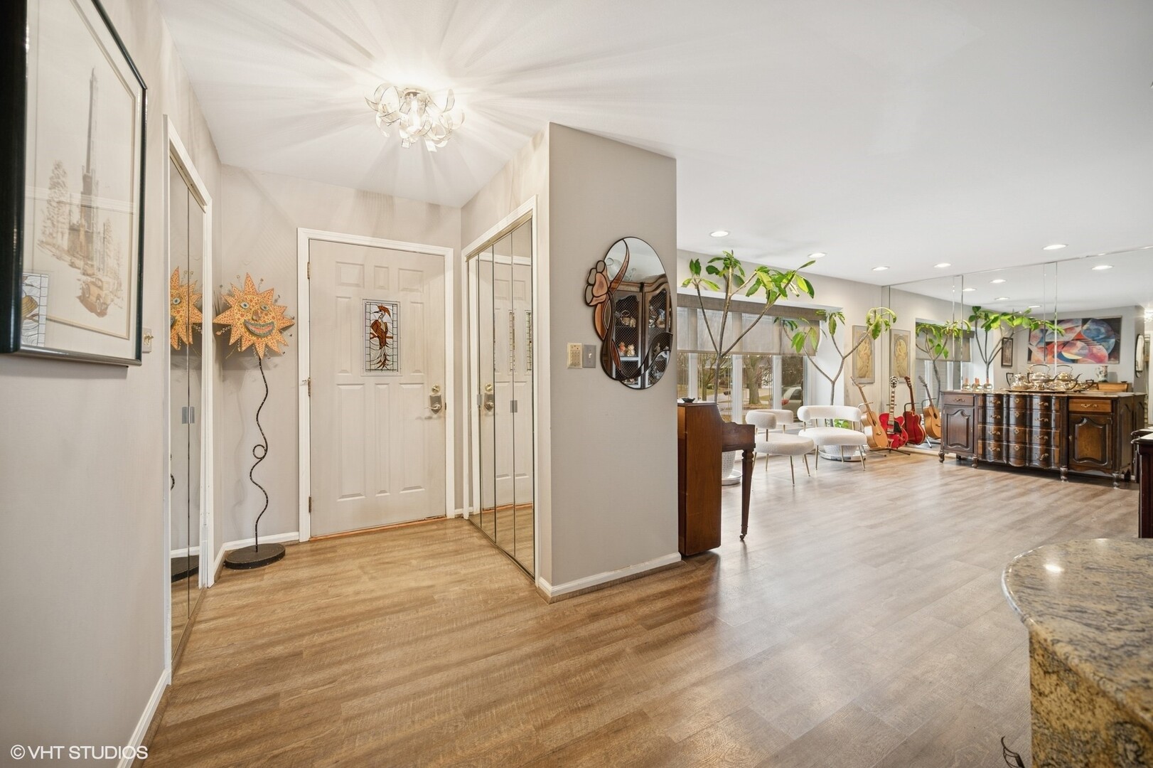 4035 Crestwood Drive Northbrook, IL 60062 - Photo 2 of 20