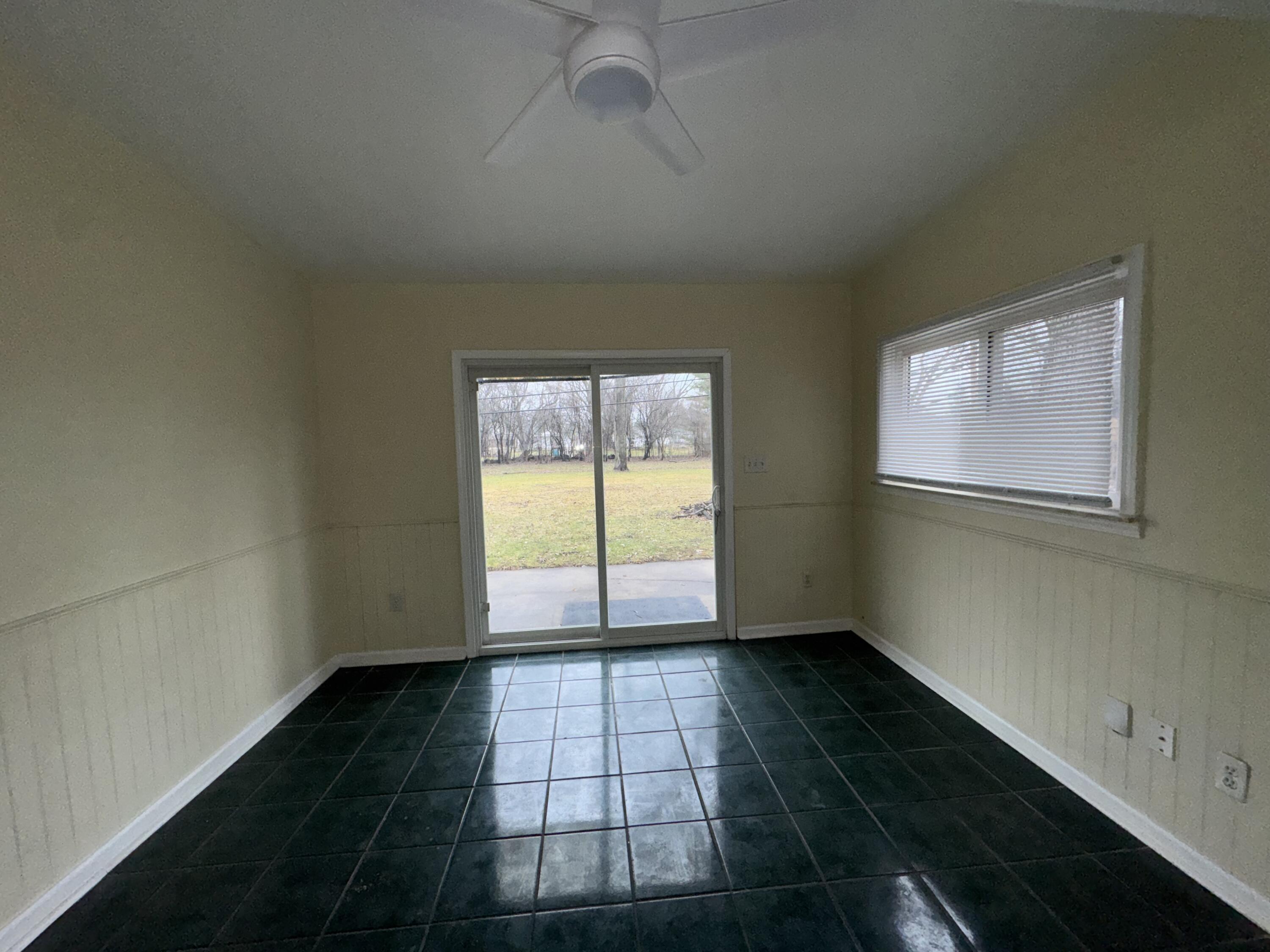 2363 East Maple Road Troy, MI 48083 - Photo 15 of 18 IMG_2413