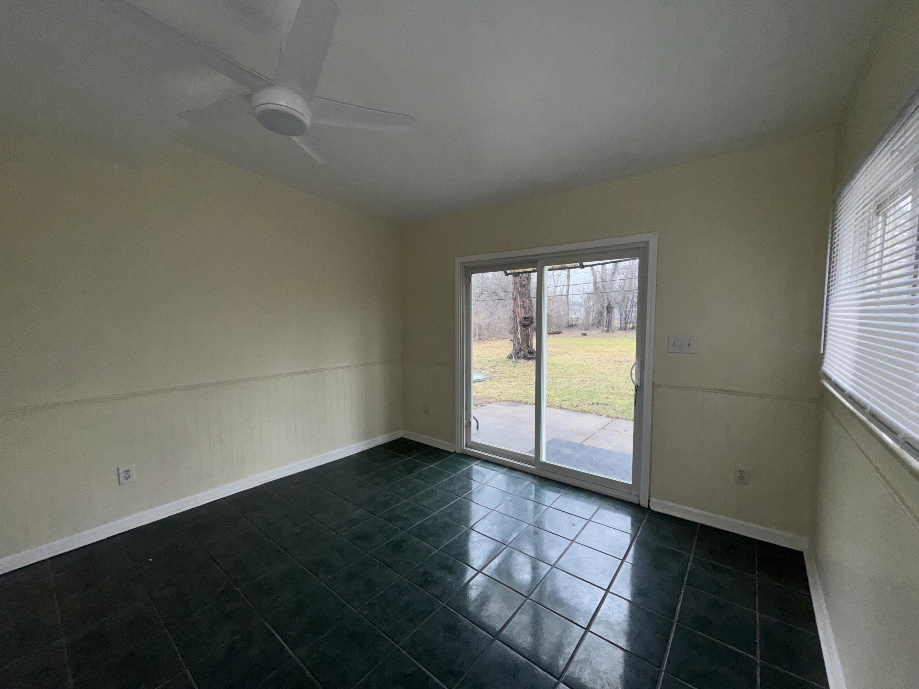 2363 East Maple Road Troy, MI 48083 - Photo 17 of 18 IMG_2415