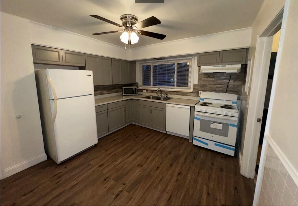 2363 East Maple Road Troy, MI 48083 - Photo 4 of 18 Screenshot 2025-12-05 192047