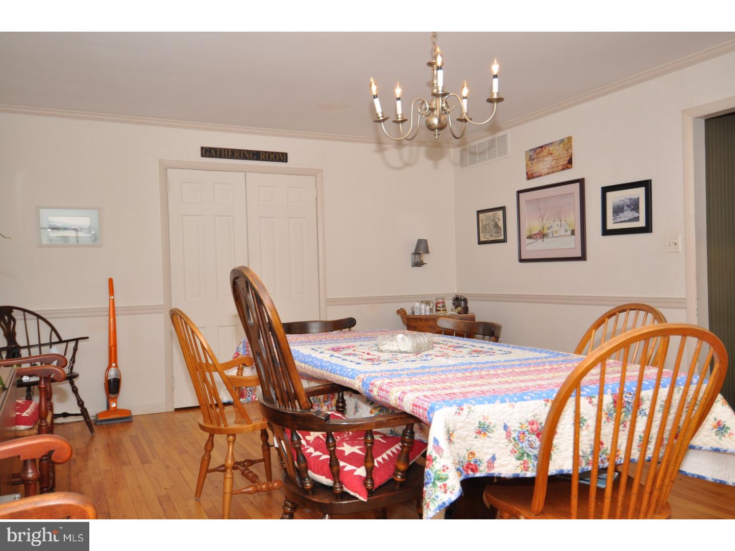 26616 Mt Pleasant Road Columbus, NJ 08022 - Photo 7 of 24 Dining Room