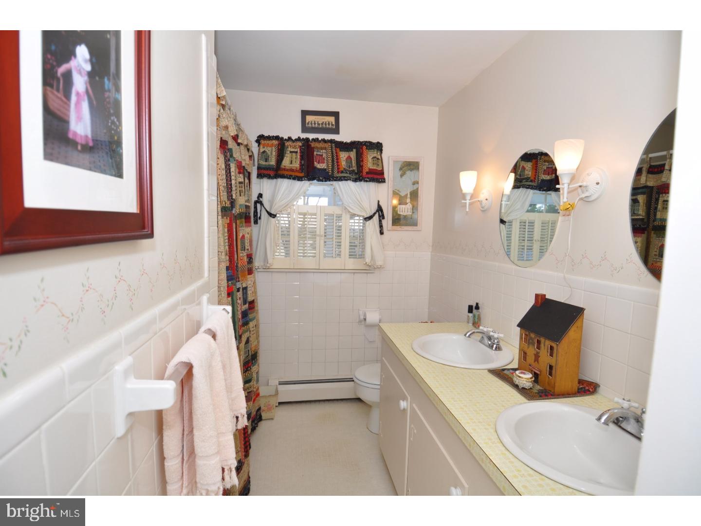 26616 Mt Pleasant Road Columbus, NJ 08022 - Photo 9 of 24 Bathroom