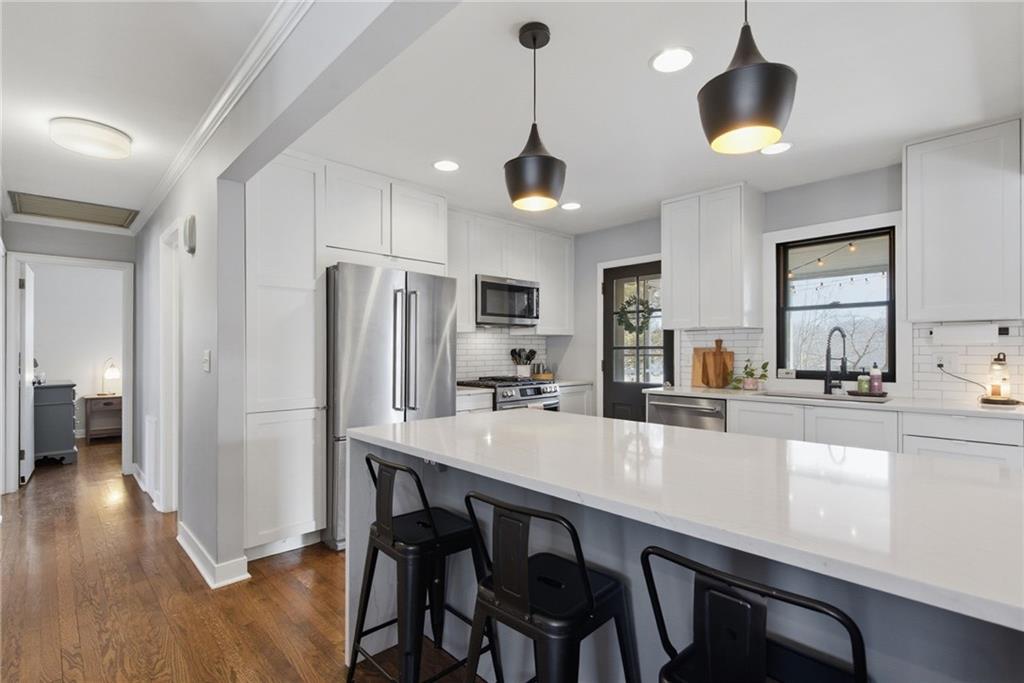 6319 Maple Drive Mission, KS 66202 - Photo 11 of 32