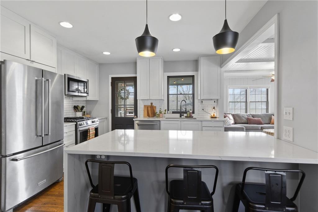 6319 Maple Drive Mission, KS 66202 - Photo 12 of 32