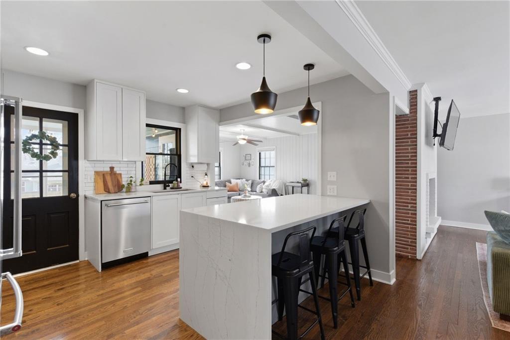 6319 Maple Drive Mission, KS 66202 - Photo 10 of 32