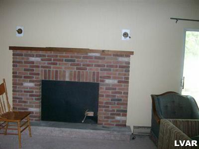 1914 Pine Ridge Bushkill, PA 18324 - Photo 4 of 5 Gallery Image 4