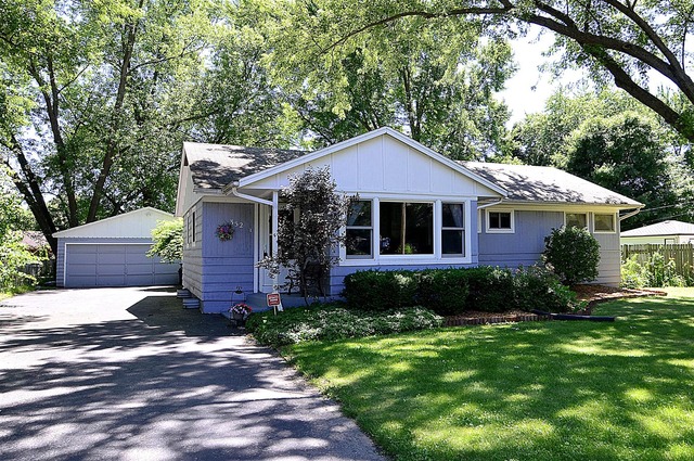 352 Douglas Road Batavia, IL 60510 - Photo 1 of 25 Gallery Image 1