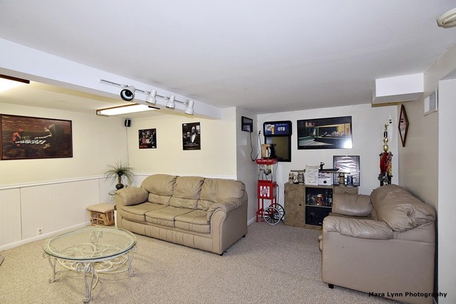 352 Douglas Road Batavia, IL 60510 - Photo 19 of 25 Gallery Image 19