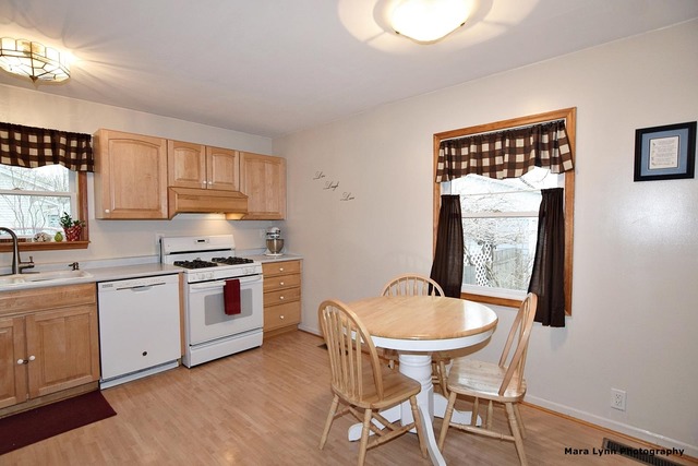 352 Douglas Road Batavia, IL 60510 - Photo 10 of 25 Gallery Image 10