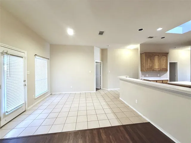 $2,400 | 8832 Fayetteville Drive, Fort Worth, TX 76244