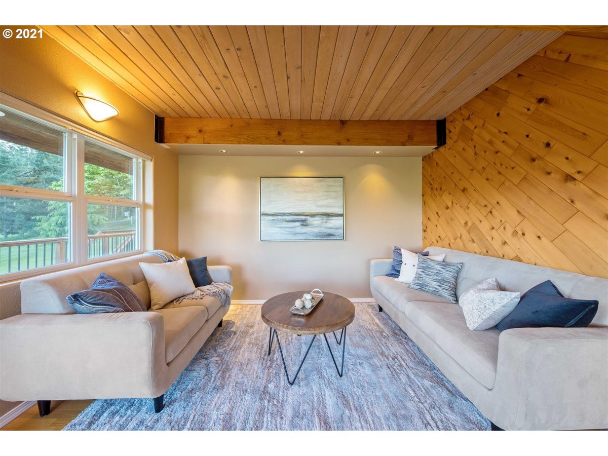 24076 Southwest Newland Road Wilsonville, OR 97070 - Photo 13 of 32 Gallery Image 13