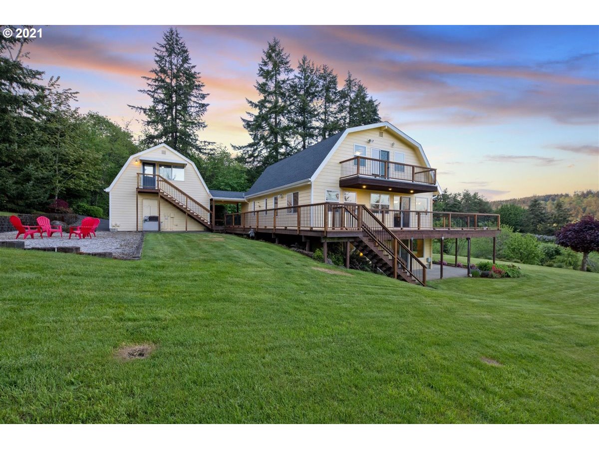 24076 Southwest Newland Road Wilsonville, OR 97070 - Photo 2 of 32 Gallery Image 2