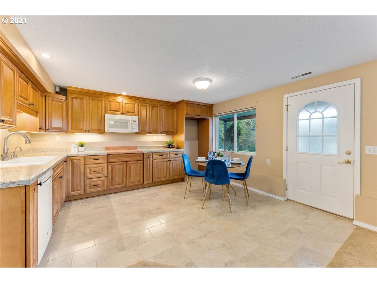 24076 Southwest Newland Road Wilsonville, OR 97070 - Photo 26 of 32 Gallery Image 26