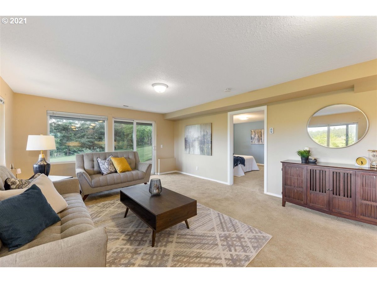 24076 Southwest Newland Road Wilsonville, OR 97070 - Photo 27 of 32 Gallery Image 27