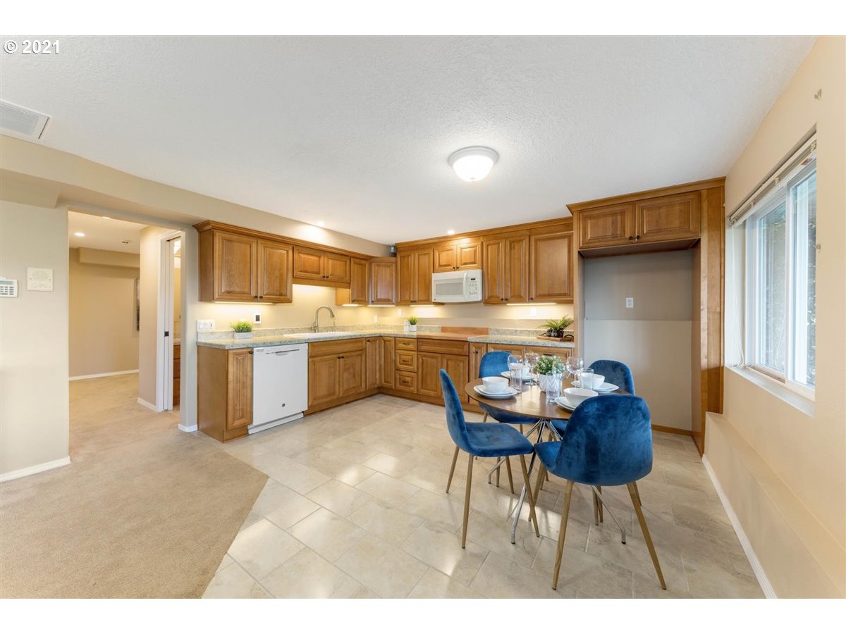 24076 Southwest Newland Road Wilsonville, OR 97070 - Photo 28 of 32 Gallery Image 28