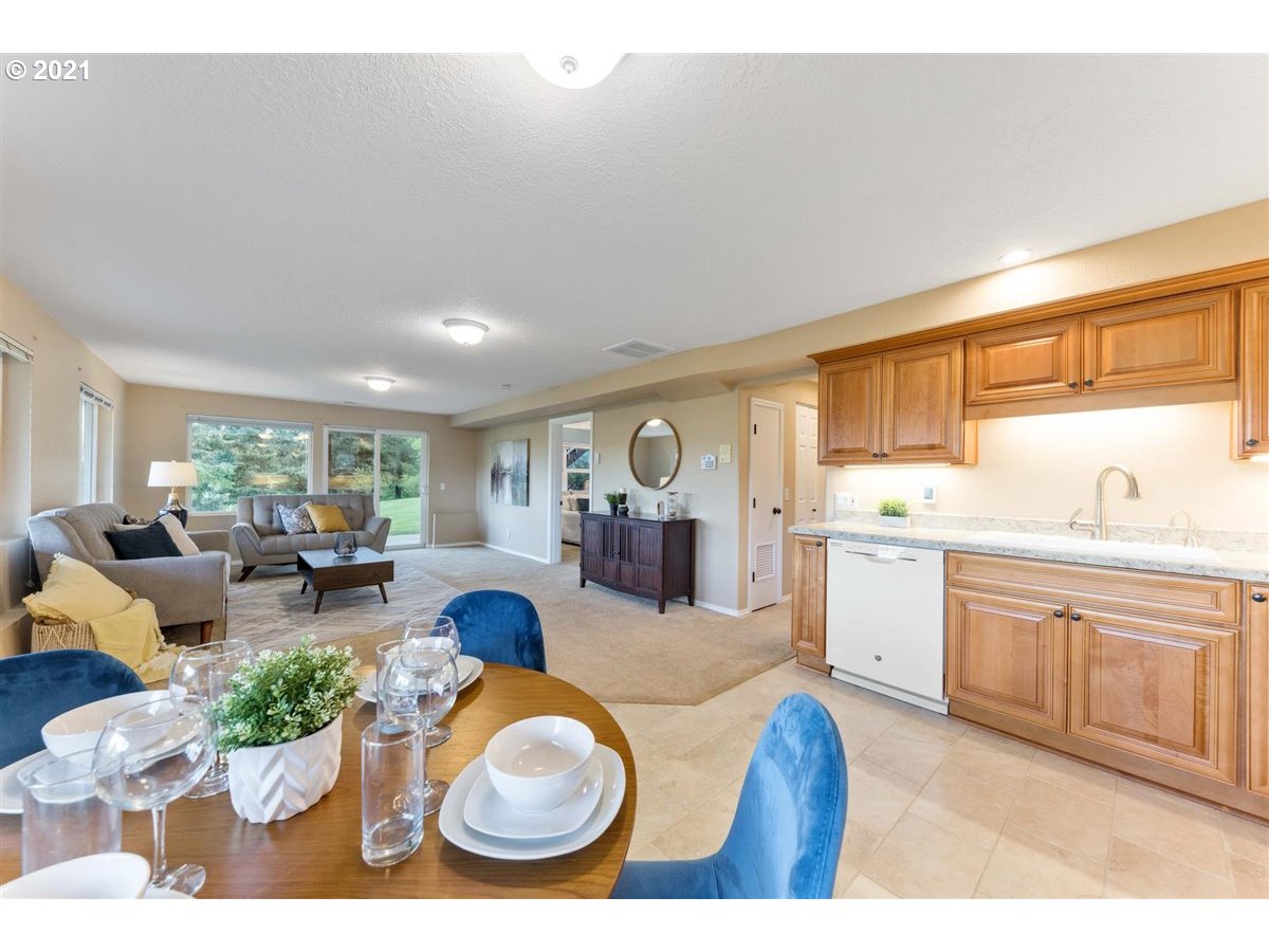24076 Southwest Newland Road Wilsonville, OR 97070 - Photo 29 of 32 Gallery Image 29