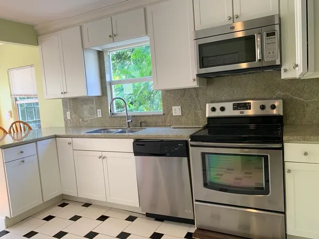 $695,000 | 213-215 Ocean Breeze, Lake Worth Beach, FL 33460