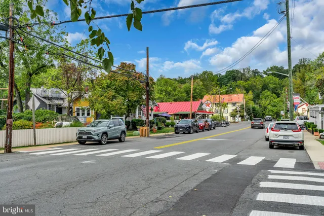 $1,325,000 | 12215 Henderson Road, Clifton, VA 20124