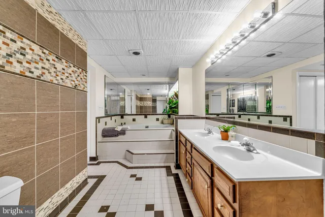 $1,325,000 | 12215 Henderson Road, Clifton, VA 20124