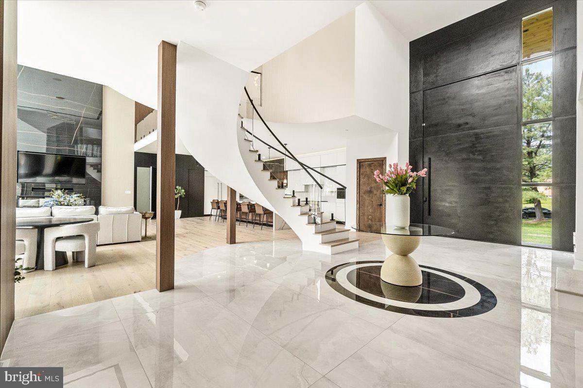 15807 Thompson Road Silver Spring, MD 20905 - Photo 12 of 82