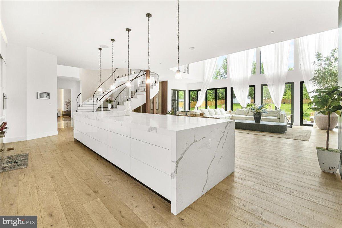 15807 Thompson Road Silver Spring, MD 20905 - Photo 23 of 82