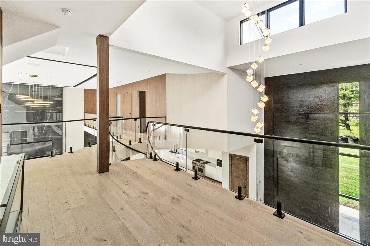 15807 Thompson Road Silver Spring, MD 20905 - Photo 27 of 82 a view of entryway