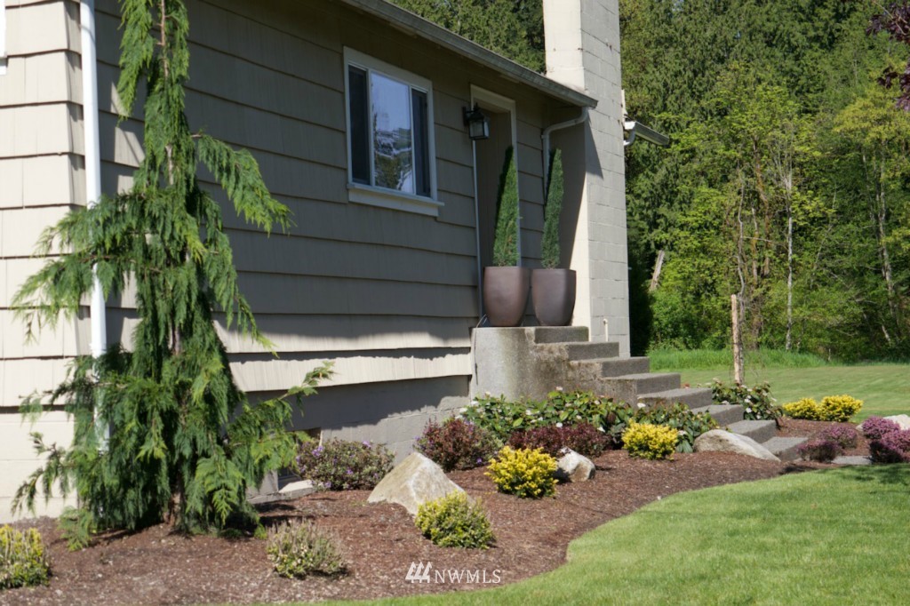 18833 Renton-Maple Valley Road Maple Valley, WA 98038 - Photo 2 of 21