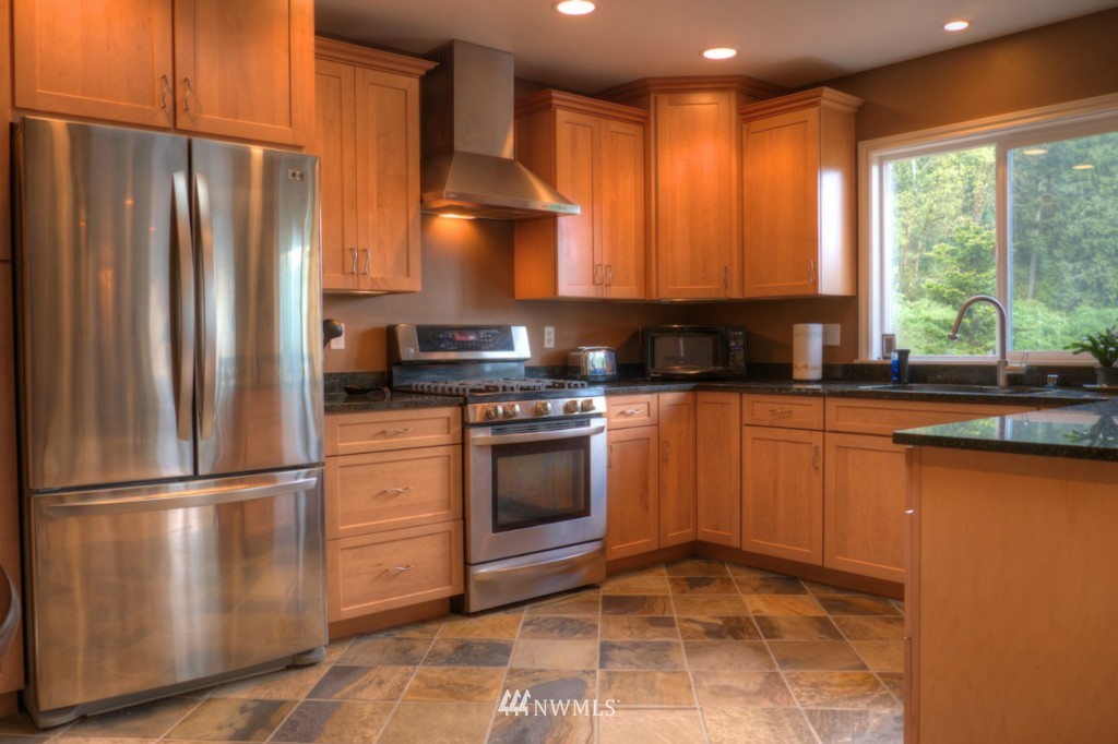 18833 Renton-Maple Valley Road Maple Valley, WA 98038 - Photo 4 of 21