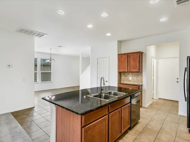 $2,400 | 11301 Hill Stable Court, Austin, TX 78652