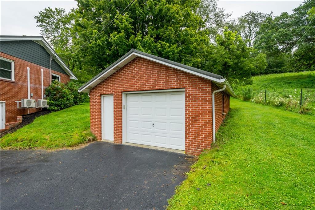 212 Brownlee Road Eighty Four, PA 15330 - Photo 5 of 34 Gallery Image 5